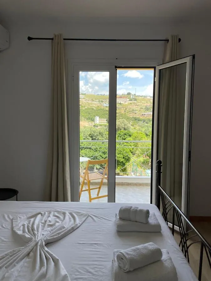 Orchard Retreat Aparthotel Himare
