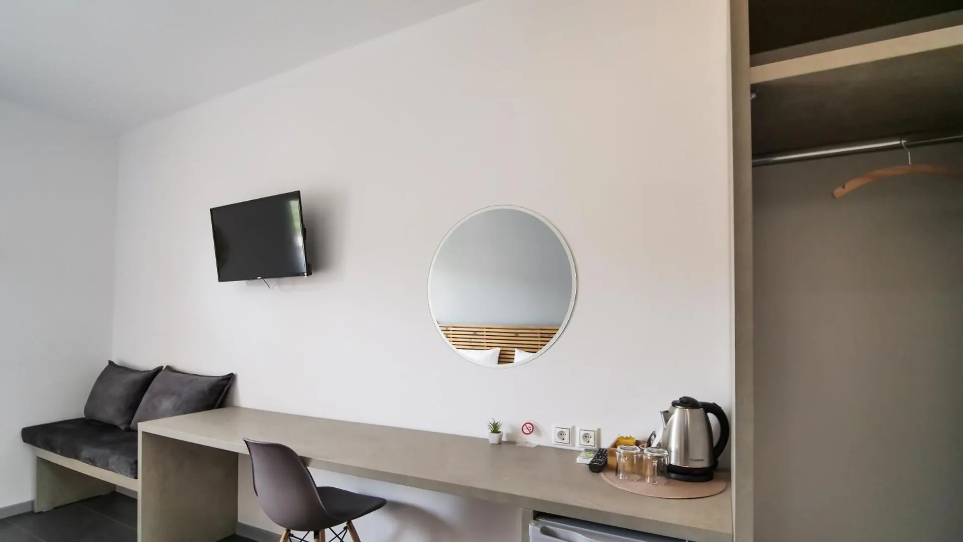 Orchard Retreat Aparthotel Himare