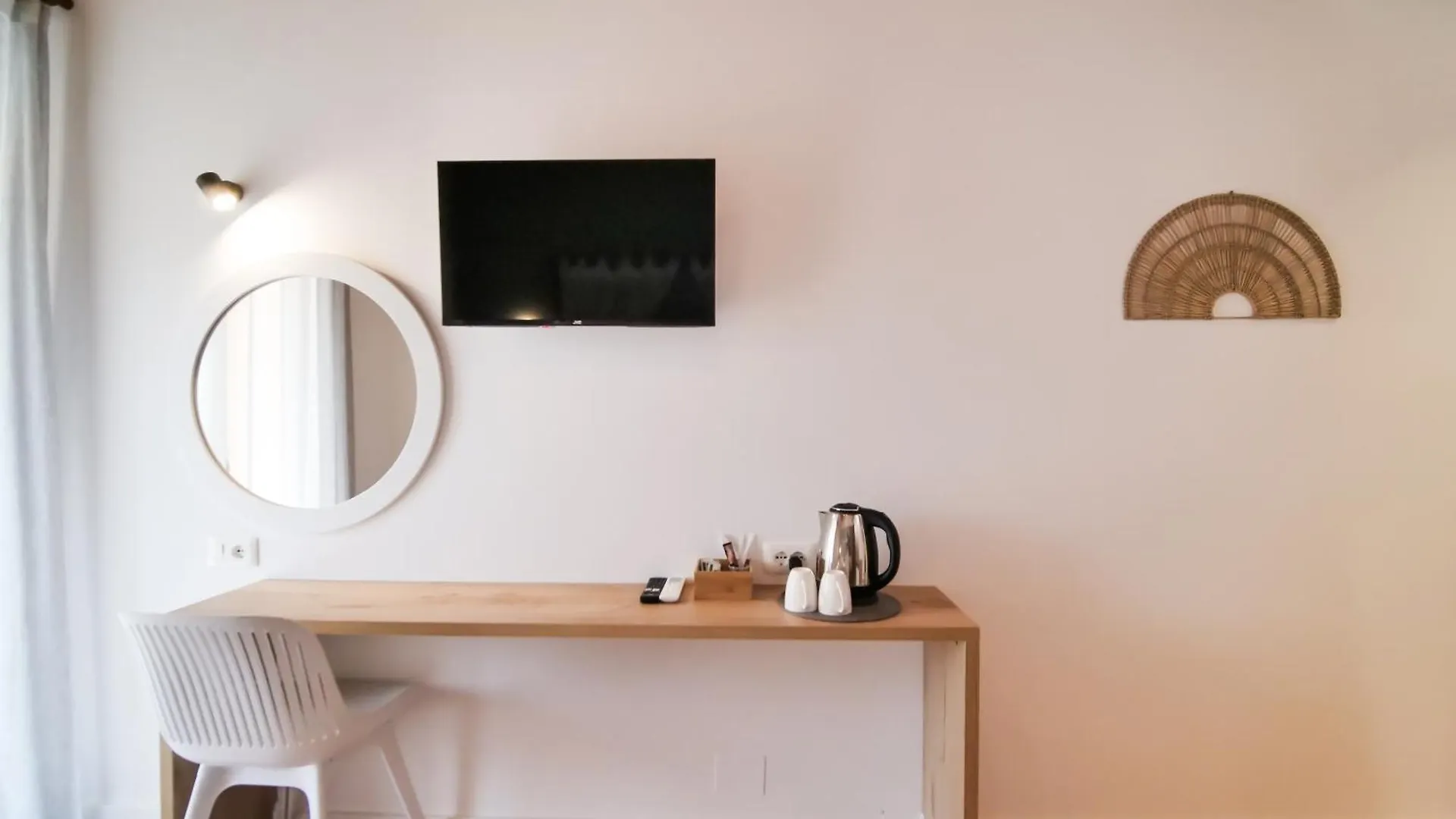 Orchard Retreat Aparthotel Himare