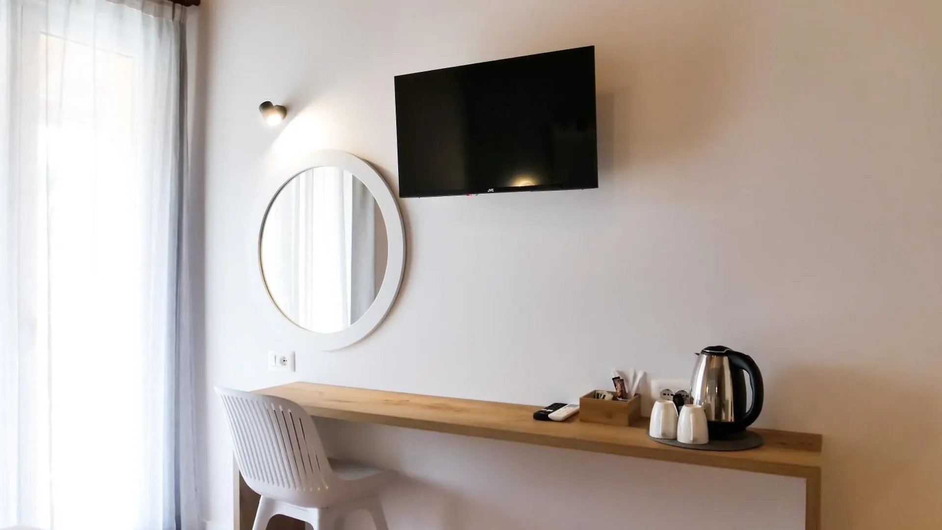 Orchard Retreat Aparthotel Himare