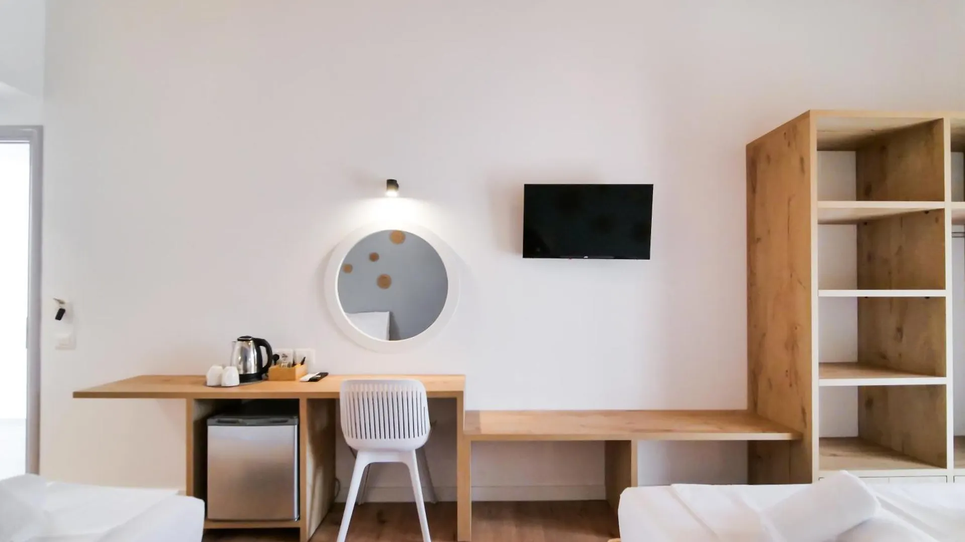 Orchard Retreat Aparthotel Himare
